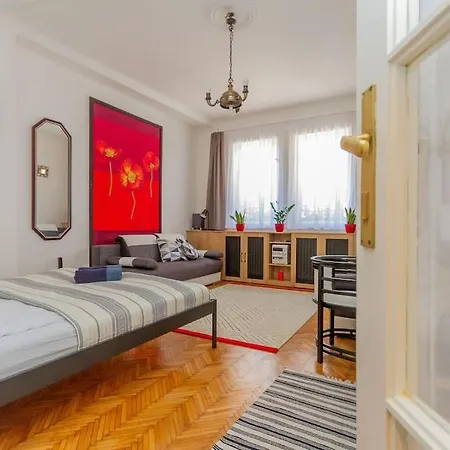 Poppy's By The Danube By Nw *